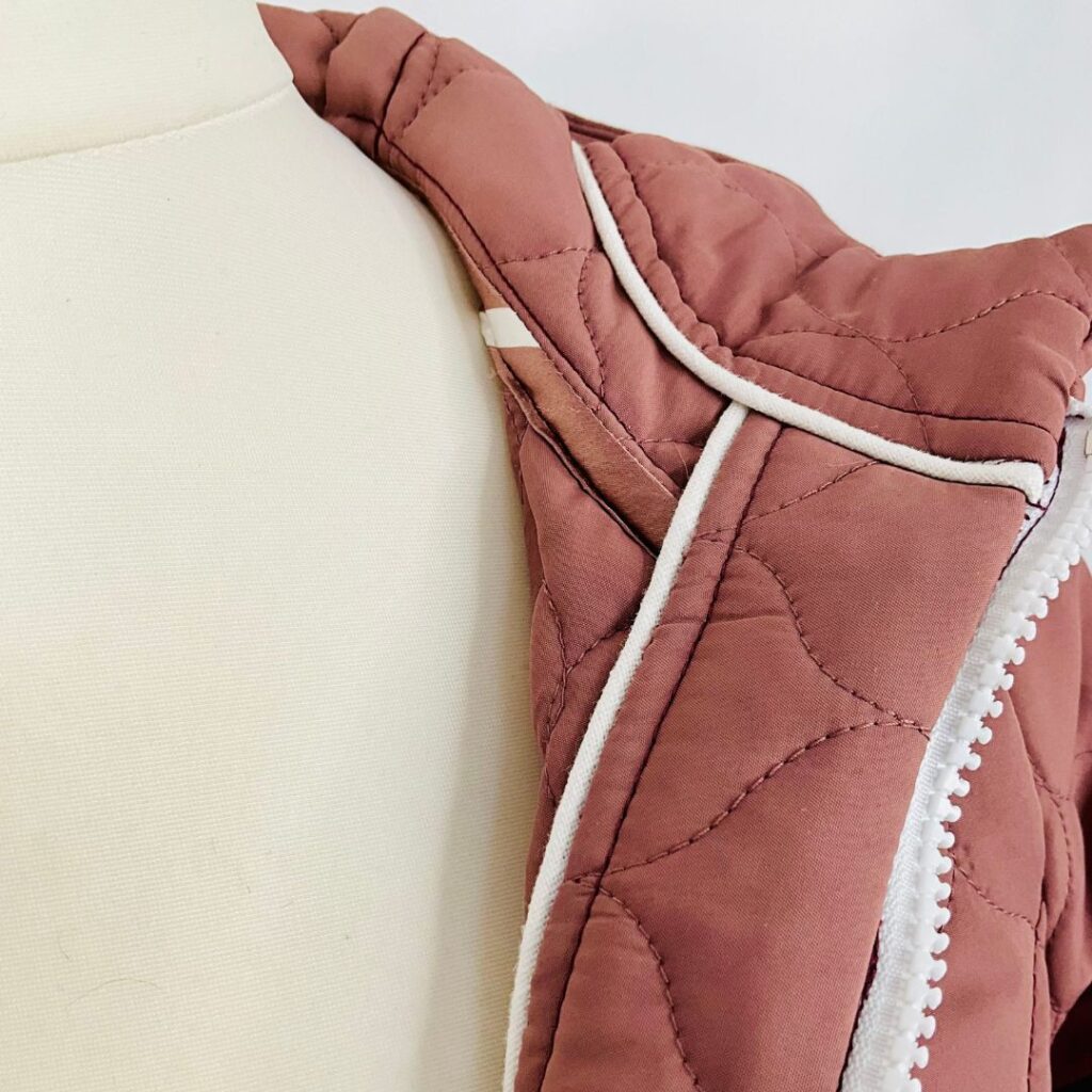Schnittmuster für Damen Steppjacke SONTJE Detail Paspel