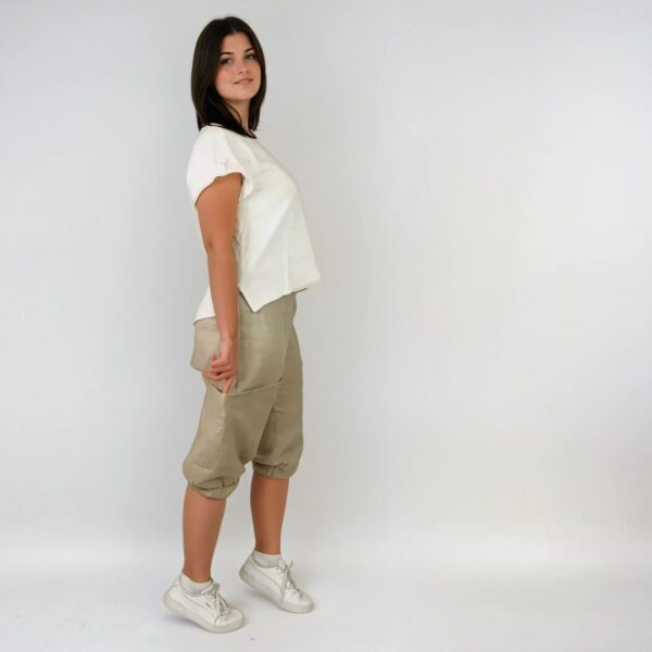 Seitenansicht des Schnittmusters Knickerbocker Hose Zoé von TOSCAminni-Schnittmanufaktur -