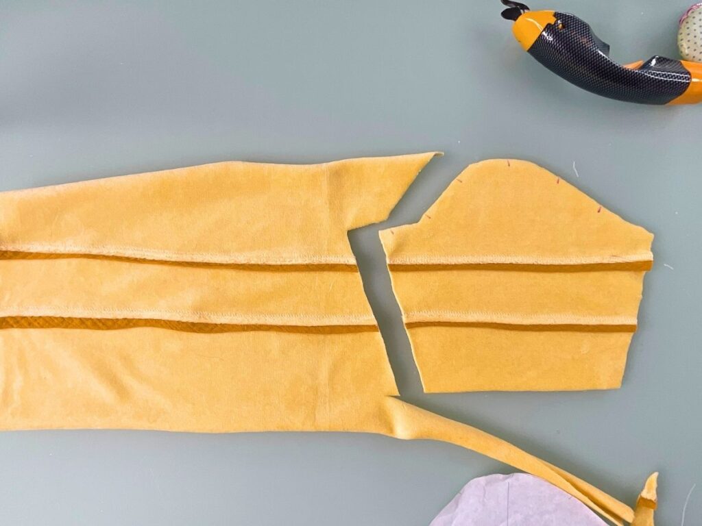 Stoffreste vernähen – Zuschnitt für Kinderpullover aus gemischten Stoffresten | TOSCAminni