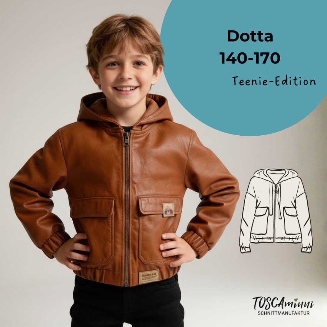Produktbild mit einem lächelnden Teenie, der die Jacke Dotta aus Kunstleder präsentiert nach einem Schnittmuster für Kinderjacke Dotta von TOSCAminni-Schnittmanufaktur