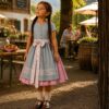 Schnittmuster Kinderdirndl Ärmel – Modell Heidi mit Knopfleiste und rosa Schürze